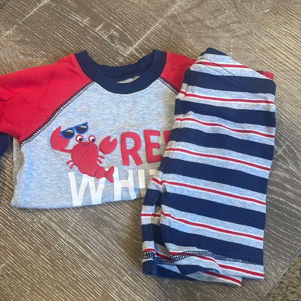 Small lot of boys 12-18 month clothes.
